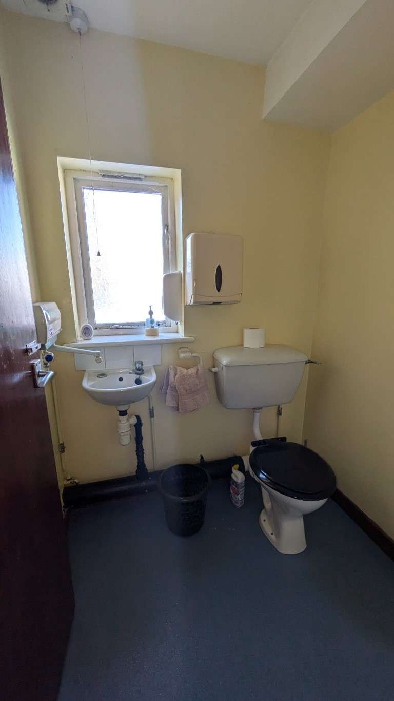 PXL_20241120_104222088